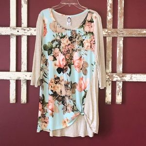 Floral knotted tunic! 🌸🌸🌸